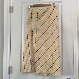 REMOVING ITEM FROM POSH ON APRIL 30 
Zara MIDI Skirt